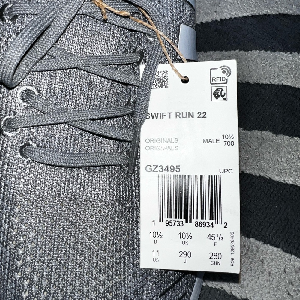 Brand New Adidas Men's Gray and White Sneakers- Swift Run 22 - Picture 4 of 7
